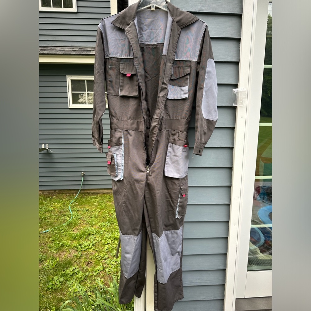 Waterproof Outdoor work suit size XL BRAND NEW!